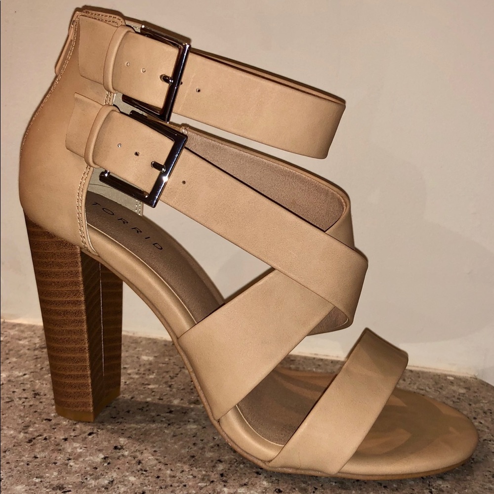 NIB Torrid Nude Nubuck Stacked Heel **RARE**